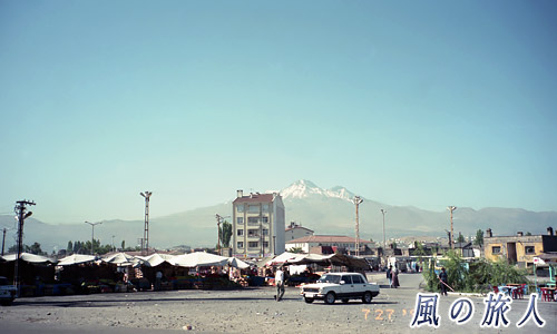 エルジェス山と市場　カイセリ　トルコ旅行記96'の写真