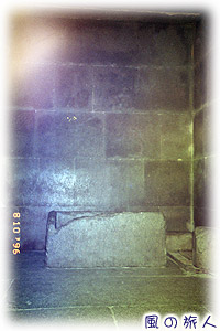 玄室の石棺の写真