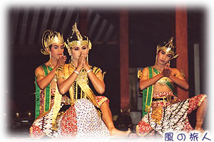 旅の情景スケッチ　インドネシアの伝統芸能の写真