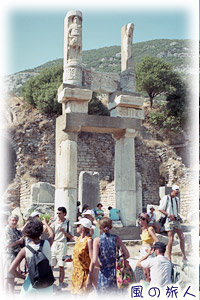 旅の情景スケッチ　トルコ、エフェスの遺跡の写真