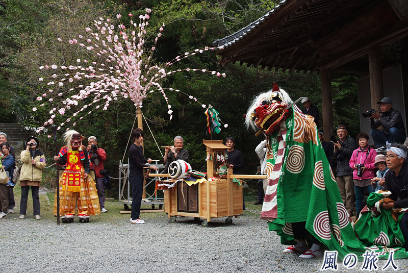 剣の舞い　御調八幡宮春季例祭2015年の写真