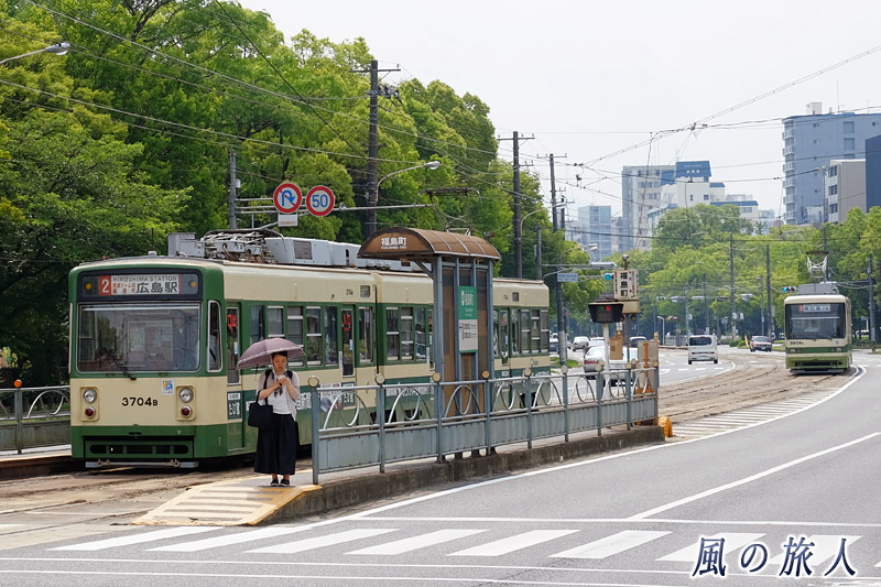 福島町電停　緑と夏空の平和大通り2016の写真