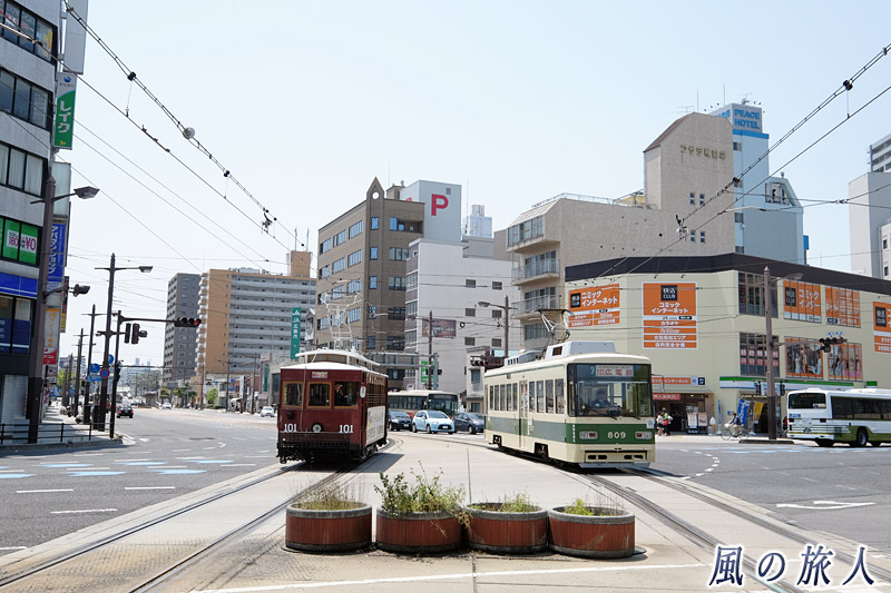 横川駅を出発　大正レトロ電車の運行の写真