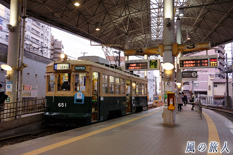 西広島駅構内　続・己斐の日の出の写真