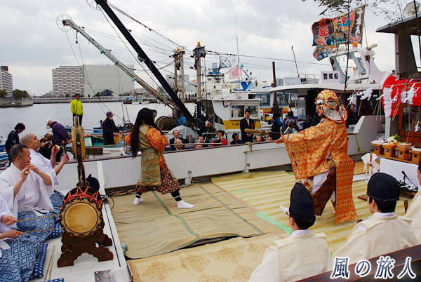 船上の戦い　船橋漁港水神祭の写真