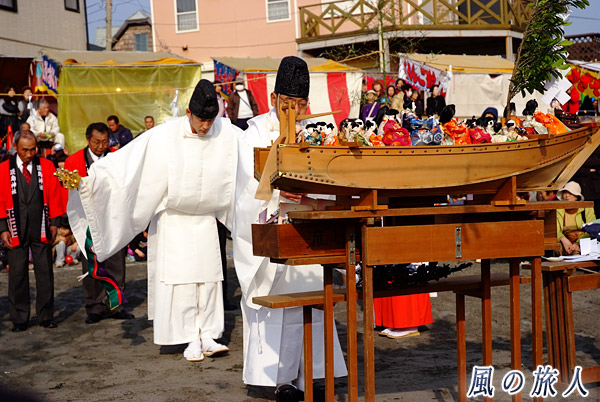 淡島神社の流し雛　祝詞奏上と神楽の写真