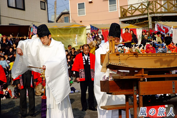 淡島神社の流し雛　祝詞奏上と神楽の写真