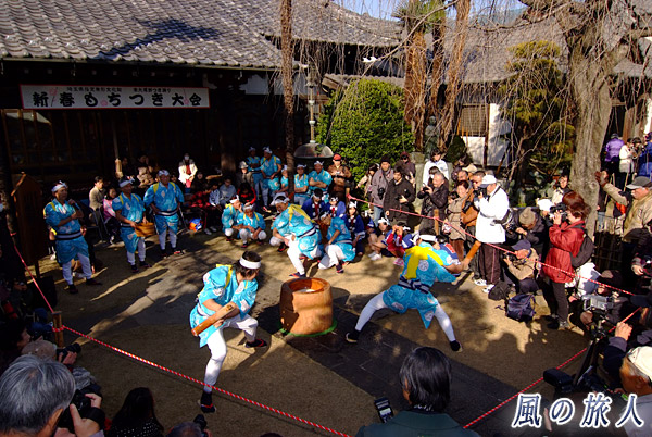 ３テコ　南大塚の餅つき踊りの写真