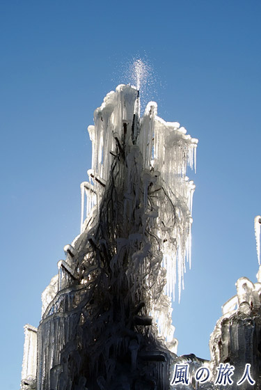 樹氷の噴水　西湖樹氷まつりの写真