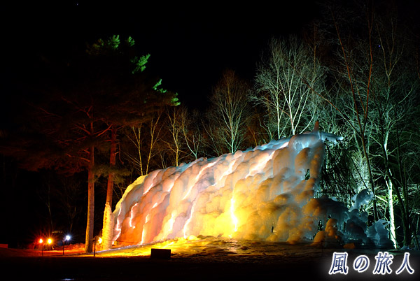 幻想的な氷の壁　西湖樹氷まつりの写真