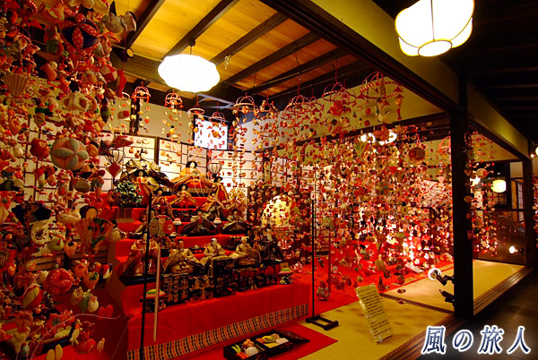 雛の館内の様子　稲取温泉 雛のつるし飾りまつりの写真