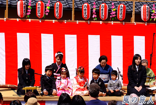 子供たちの歌唱　お吉祭り（下田）の写真