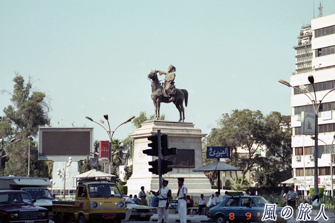 イブラヒム・パシャの像　カイロの町の写真