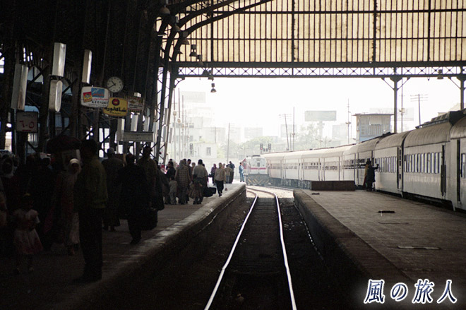カイロ駅　カイロの交通風景の写真