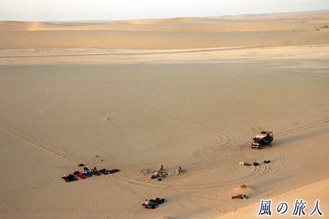 野営地　サハラ砂漠ツアー（シワ～バハレイヤ）の写真　Sahara Desert Tour　Siwa to Bahariyya