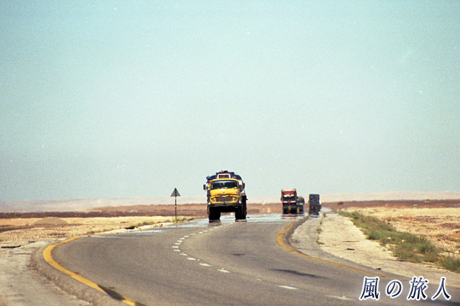 砂漠の道　デザートキャッスル巡りの写真
