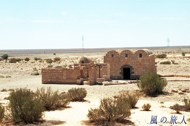 アムラ城の正面入り口　アムラ城の写真　Quseir Amra
