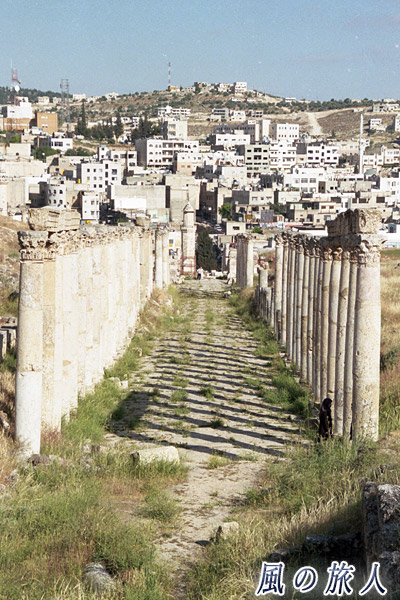 東の列柱通り　ジェラシュ遺跡の写真