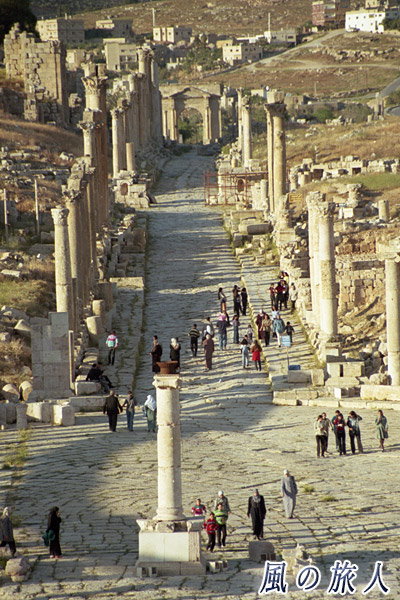 列柱通りの散歩　ジェラシュ遺跡の写真