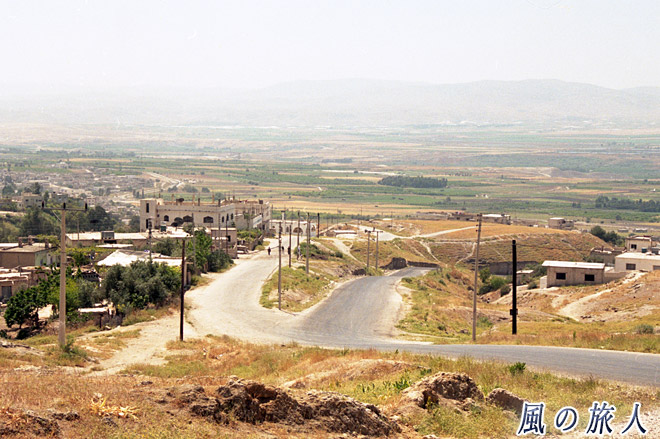 タバカット・ファヒル村とヨルダン渓谷の写真