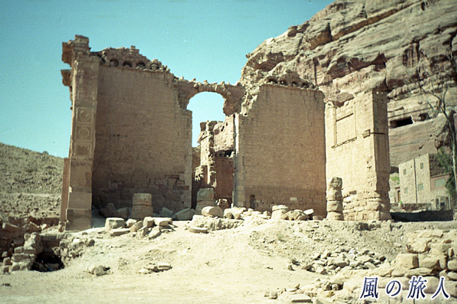 カスル・アル・ビント　ペトラ遺跡の写真