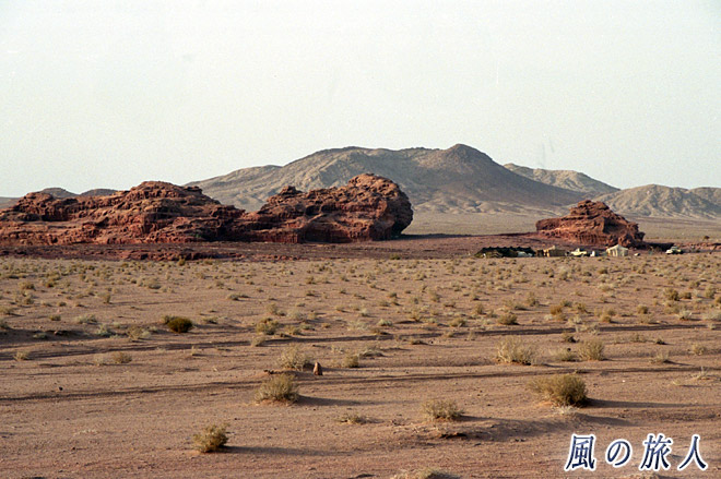 砂漠の中のベドウィンテント　ワディ・ラムの写真