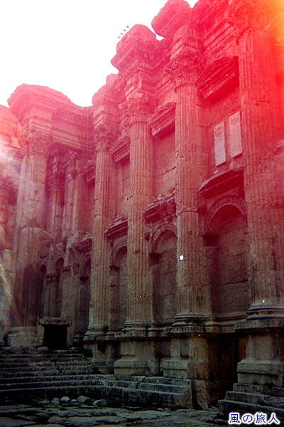 バッカス神殿内部の様子 バールベック遺跡の写真　Baalbek Roman Ruins
