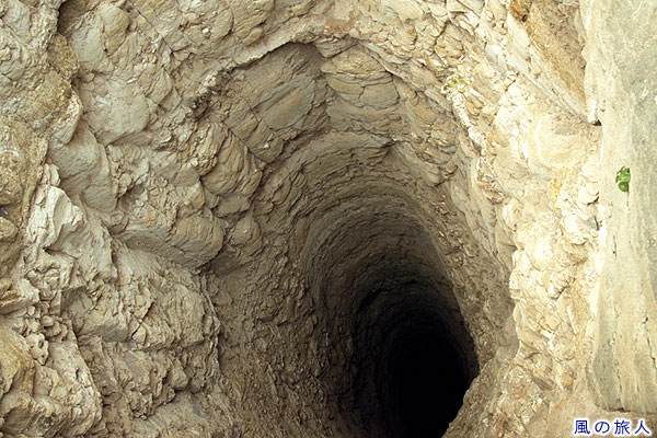 シュメミス城の井戸