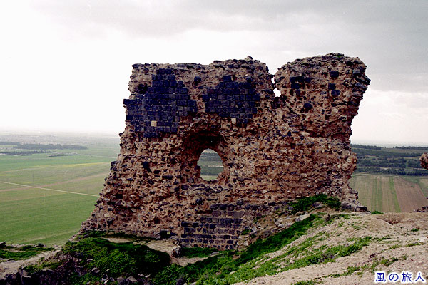 シュメミス城の城壁