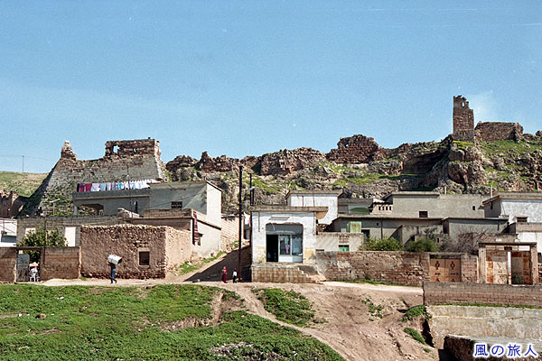 集落とシャイザール城砦