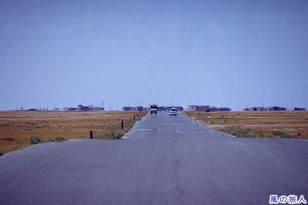 イラクへ続く幹線道路