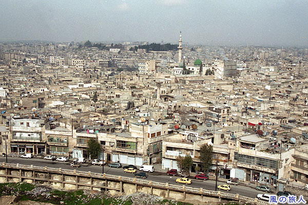 北東方面の眺め　アレッポ城から眺める市街地の写真