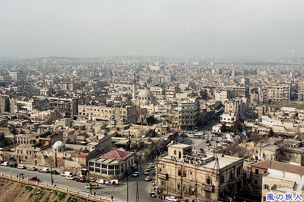 北側の眺め　アレッポ城から眺める市街地の写真