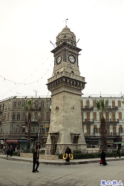 アレッポの時計塔　アレッポの町並みの写真