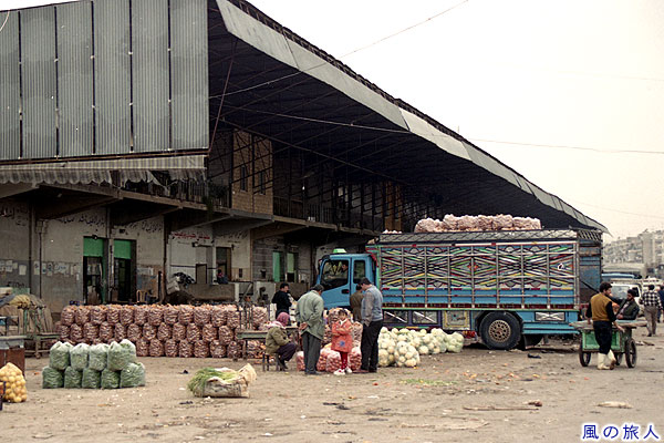 アレッポの青果市場の写真