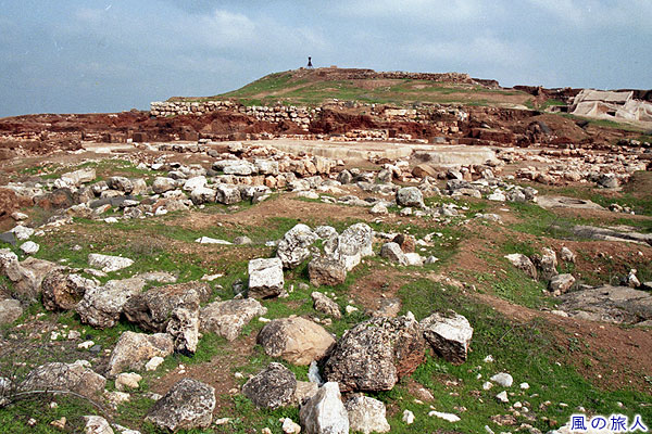 エブラ遺跡の中心付近　エブラ遺跡の写真　The Ancient City of Ebla