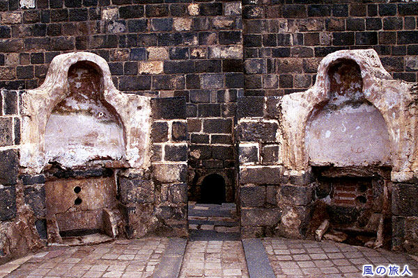 ローマ風呂跡の洗い場　ボスラ遺跡